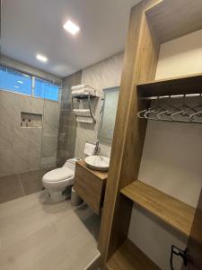 Vonios kambarys apgyvendinimo įstaigoje Kiran Lodging Guayaquil