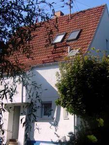 The facade or entrance of Gästezimmer Fuchs