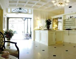 Η κουζίνα ή μικρή κουζίνα στο Hotel Astoria