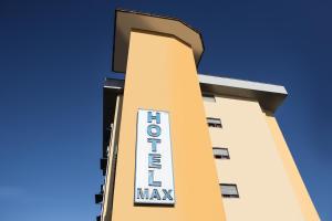 Certifikát, hodnocení, plakát nebo jiný dokument vystavený v ubytování Hotel Max