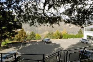 Uma vista geral da montanha ou uma vista da montanha a partir do hotel