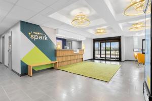 Lobbyen eller receptionen på Spark By Hilton Muskogee