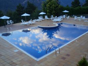 A piscina em ou perto de Coma Bella