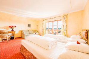Una habitación en Hotel und Landgasthof Altwirt