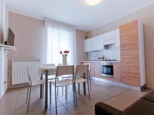 Nhà bếp/bếp nhỏ tại Pleasant Apartment in Alba Adriatica near Sea