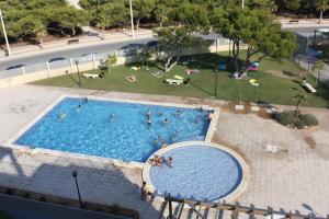 Bazén v ubytování Alcocebre Suites Hotel nebo v jeho okolí