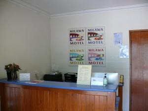 a counter with a blue counter top in a room at Milawa Motel in Milawa +40 photos