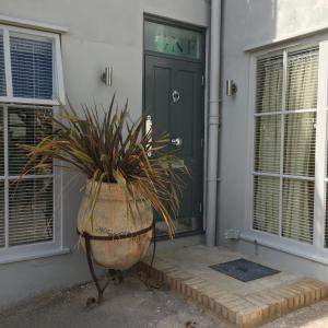 Rooms at number one的门面或入口