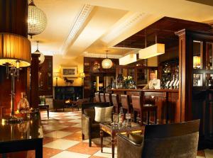 Salon ili bar u objektu Hayfield Manor