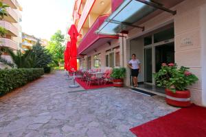 Zgradba, v kateri se nahaja hotel