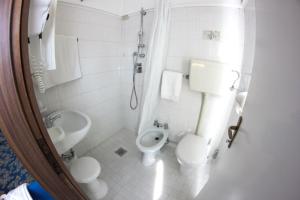 Koupelna v ubytování Hotel Moderno