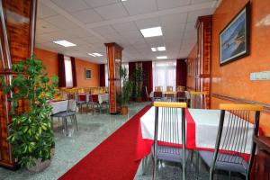 Predel za sedenje v nastanitvi Hotel Podostrog