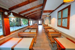 Restavracija oz. druge možnosti za prehrano v nastanitvi Hotel Podostrog