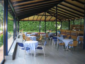 Un restaurante o sitio para comer en Hotel Estrella Norte