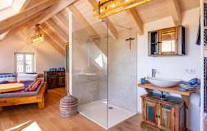 a bathroom with a shower and a sink at Die Blaue Pause 29 in Weißenstadt +13 photos