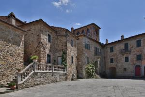 Pergine ValdarnoにあるCasa di Vignoloの石造りの建物