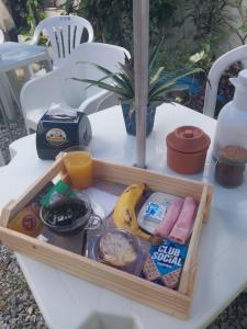 a tray of food on top of a table at Ganesha do mar in Búzios