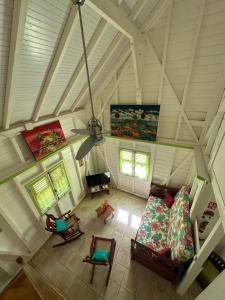 an overhead view of a living room with a ceiling at Résidence SIMONA in Deshaies