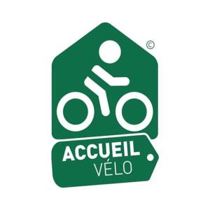 a green recycle sign with a person riding a bike at Mare Mars Chambres et table d'hotes in Mars-sur-Allier