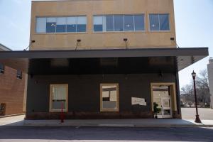 a building with windows on the side of it at Hotel Alexander in Mankato