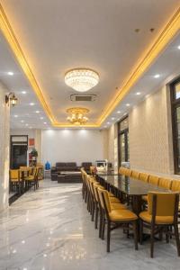 Gallery image of LAS VEGAS HOTEL in Quang Ninh