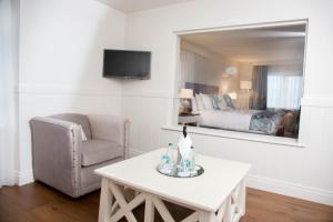 تلفاز و/أو أجهزة ترفيهية في Waterfront Hotel Dungloe