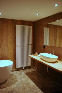 Koupelna v ubytování B&B Canal Deluxe + 37 fotografií