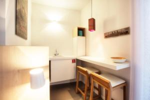 Kuchyň nebo kuchyňský kout v ubytování Antwerp For Two B&B