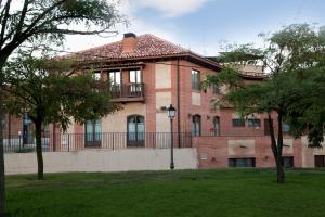 En hage utenfor Hotel Rural Venta Del Alon