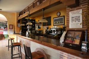 Hol lub bar w obiekcie Hotel Rural Venta Del Alon