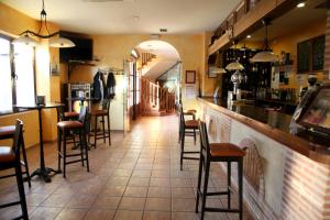 Hol lub bar w obiekcie Hotel Rural Venta Del Alon