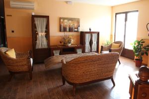 Część wypoczynkowa w obiekcie Hotel Rural Venta Del Alon