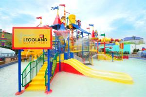 a large water park with a water slide at Austin Manhattan by RR JBcity in Gua Sai