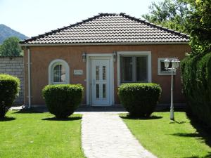 The building in which a vendégházakat is located