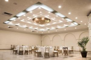 Radisson Hotel & Convention Center Toluca में खाने के लिए रेस्टोरेंट या कोई दूसरी जगह