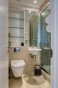 Ένα μπάνιο στο Hotel 55