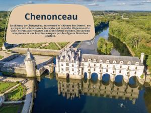 an aerial view of a castle in the water at L'Agapanthe - Proche Gare in Saint-Pierre-des-Corps