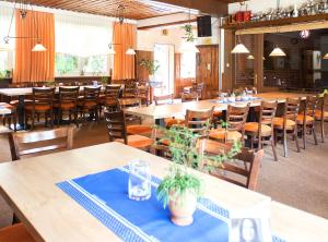 Restaurace v ubytování Hotel & Restaurant Ernst