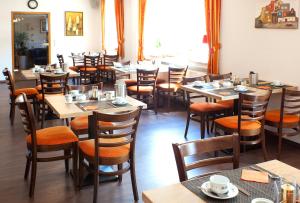 Restaurace v ubytování Hotel & Restaurant Ernst