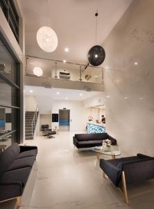Un lugar para sentarse en Heart Hotel and Gallery Whitsundays