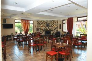 A restaurant or other place to eat at Hotel Nostos