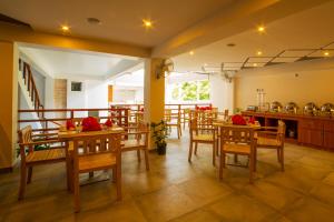 Restaurace v ubytování Kuredhi Beach Inn