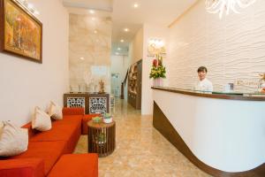 Khu vực lounge/bar tại Smile Hotel