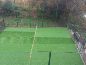 Attività di tennis o squash presso l'hotel o nelle vicinanze