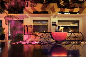 Posezení v ubytování Adelphi Hotel