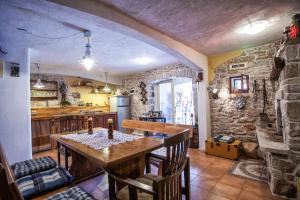 Fotografie z fotogalerie ubytování Villa Tudor v destinaci Grohote