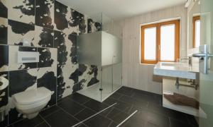 Vannituba majutusasutuses Hotel Bechlwirt