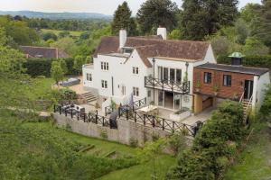 an aerial view of a large white house at 5 Bed in Devizes oc-s34742 in Devizes