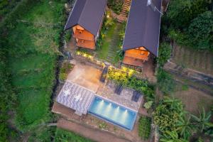 an overhead view of a house with a swimming pool at Vantage hills Haputale in Haputale