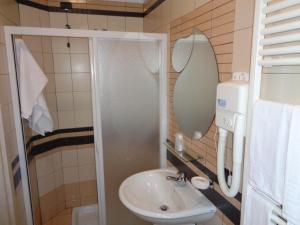 Koupelna v ubytování Hotel Airone